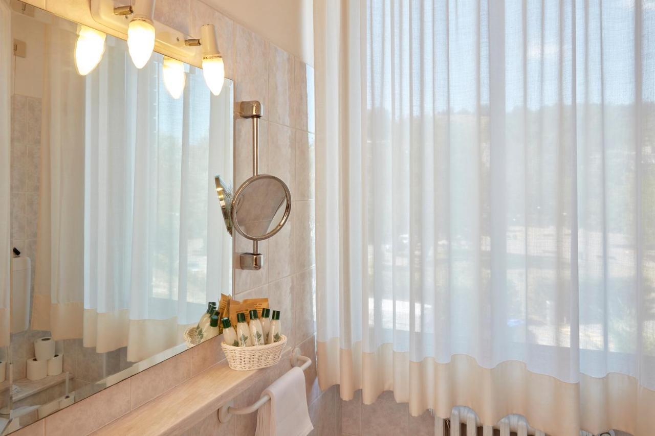 Hotel Plaza Tabiano Terme Екстериор снимка