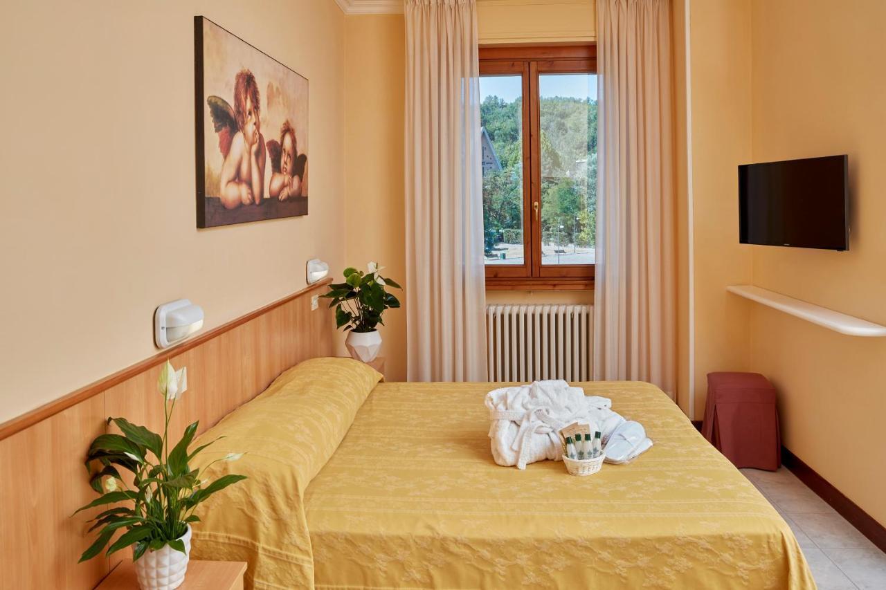 Hotel Plaza Tabiano Terme Екстериор снимка