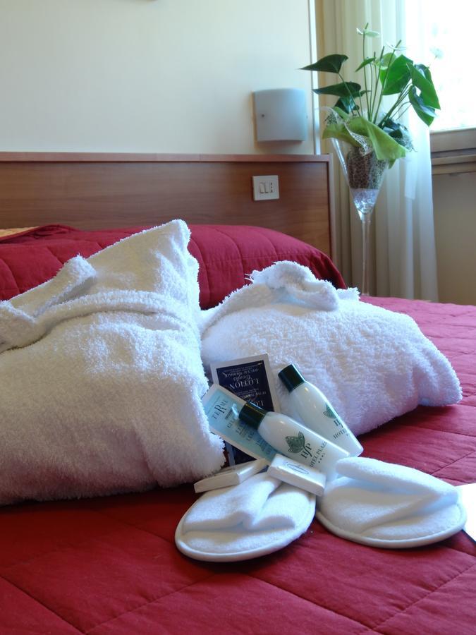 Hotel Plaza Tabiano Terme Екстериор снимка